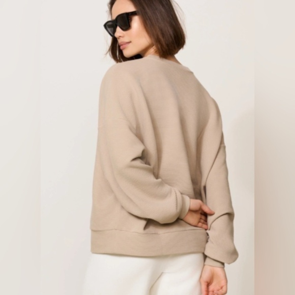 Lune Amber modern fit crew size S EUC